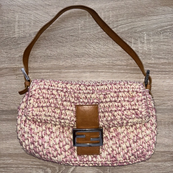 Fendi 2000’s Pink & Caramel Raffia Knit Baguette Bag - Picture 4 of 16